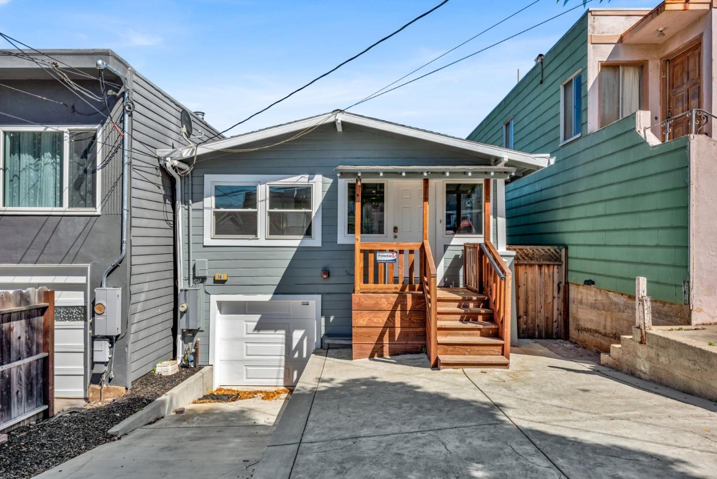 361 Accacia ST