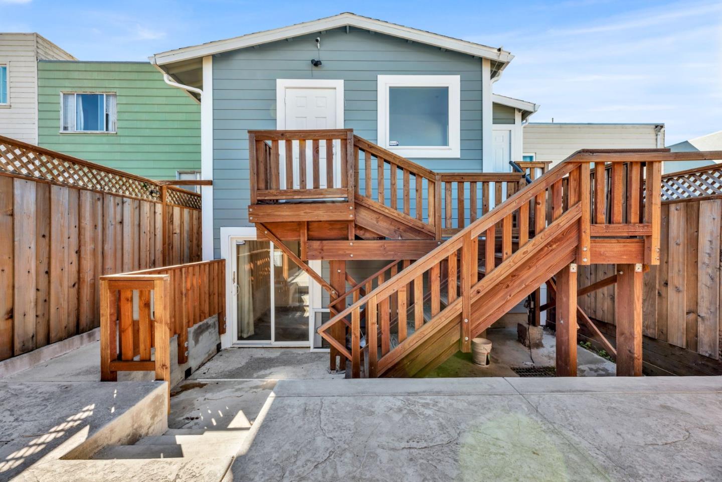 361 Accacia ST