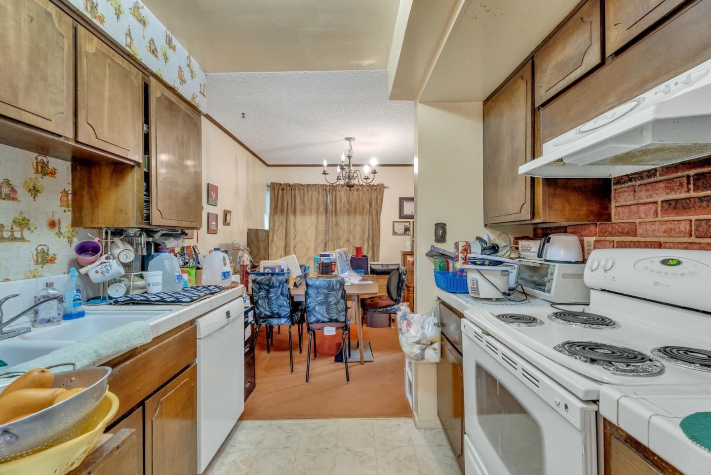 3777 Fairfax WAY