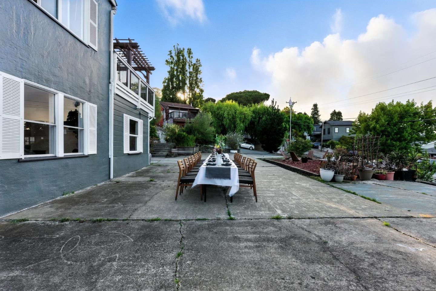 35 Mono Street