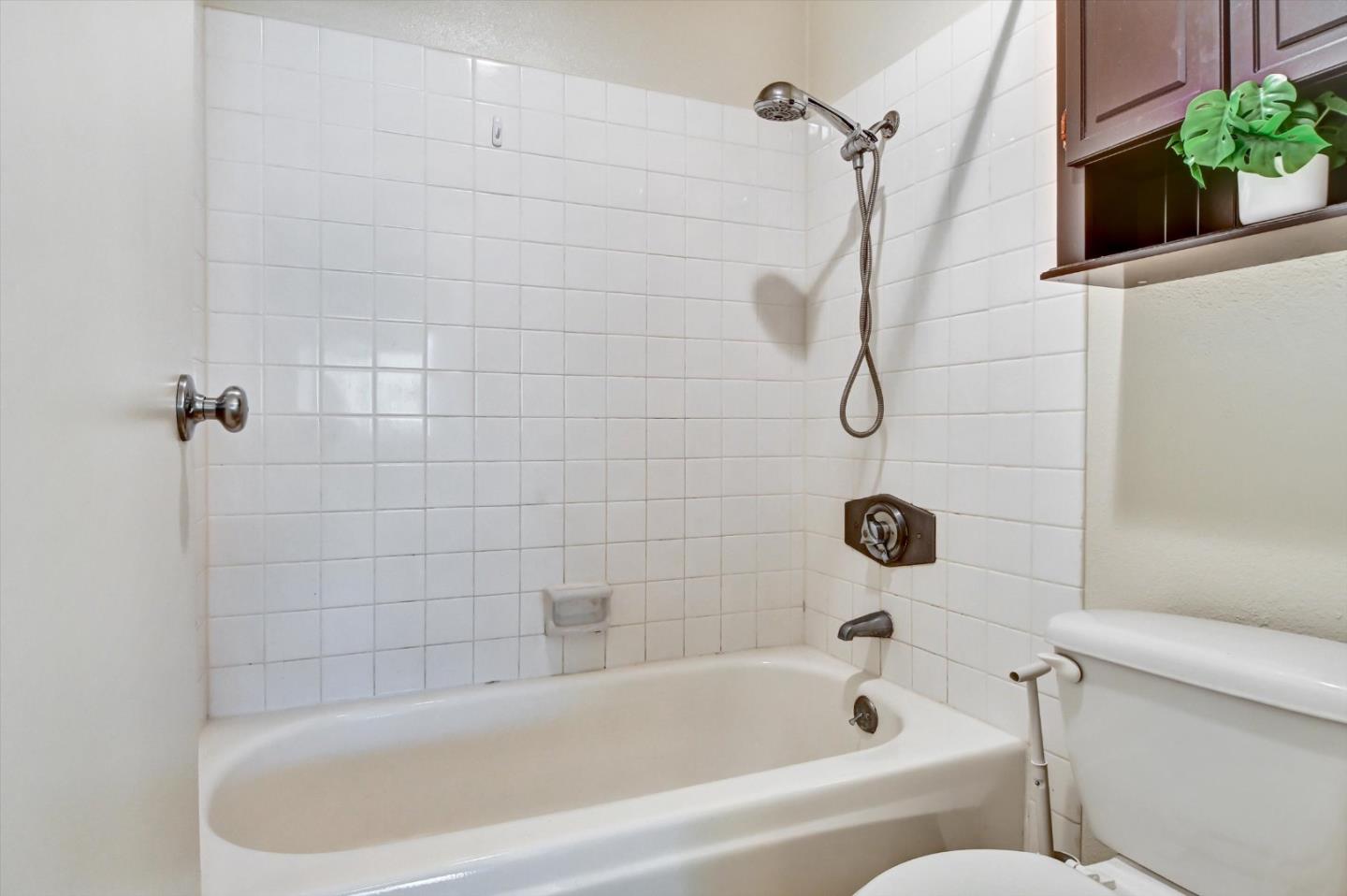 373 Half Moon Lane 306