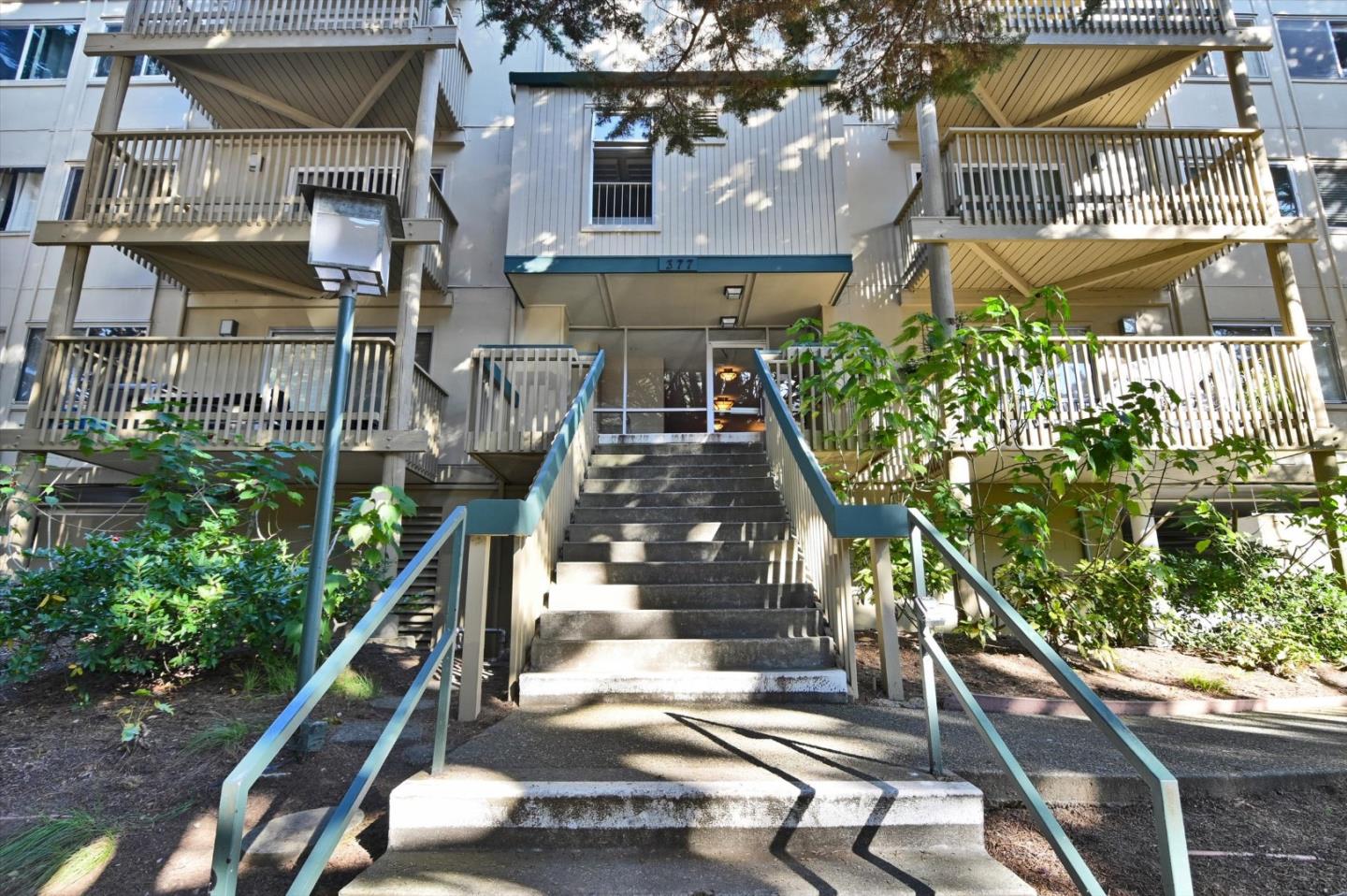 373 Half Moon Lane 306