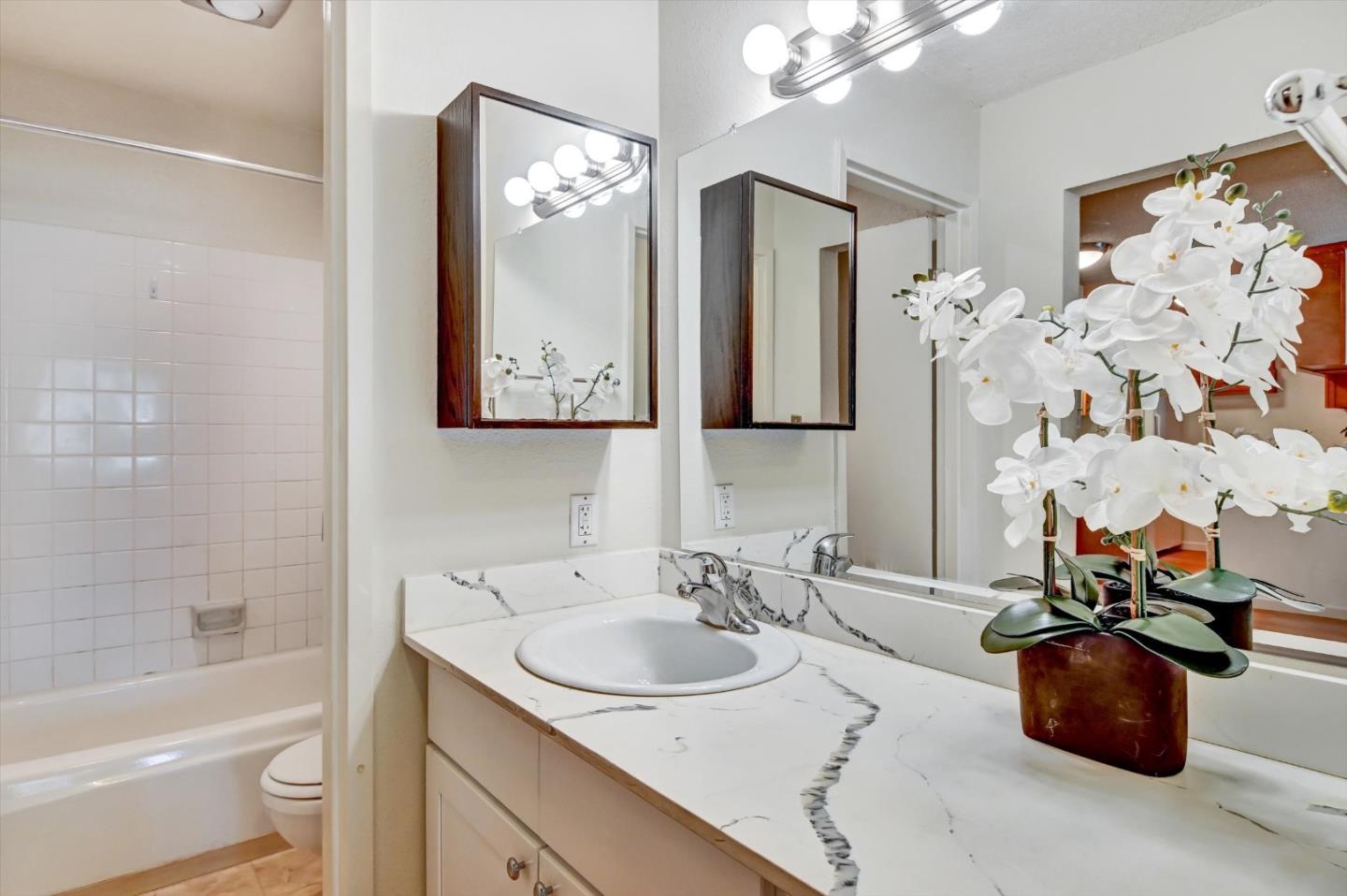 373 Half Moon Lane 306