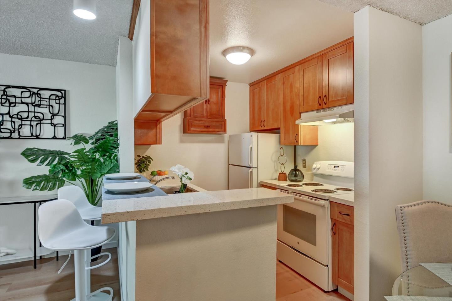 373 Half Moon Lane 306