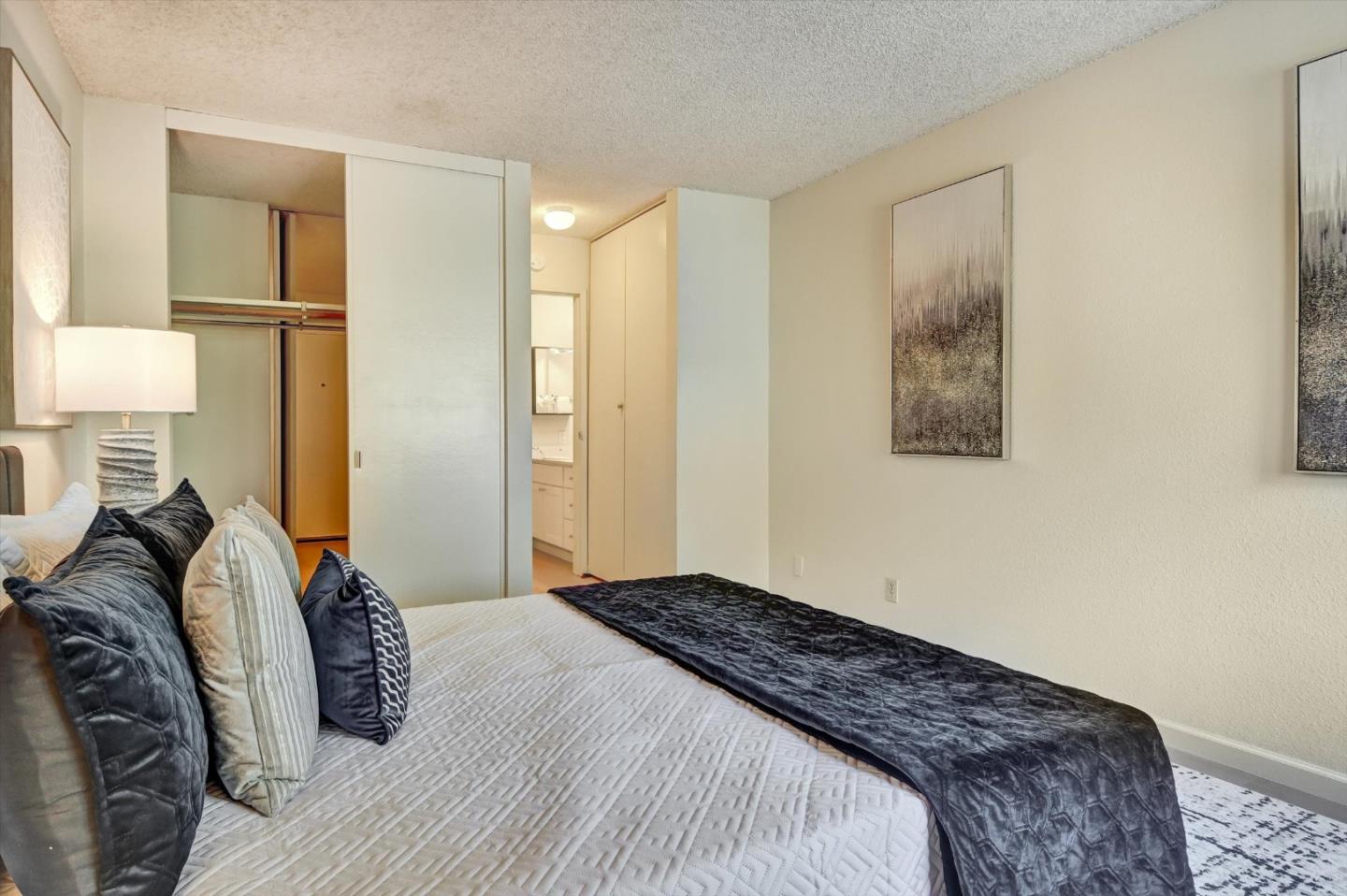 373 Half Moon Lane 306