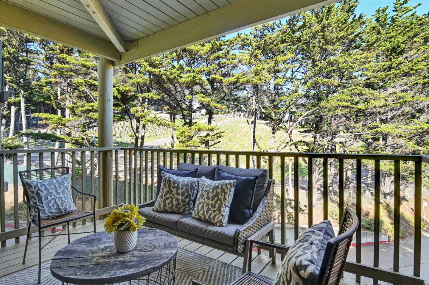 373 Half Moon Lane 306