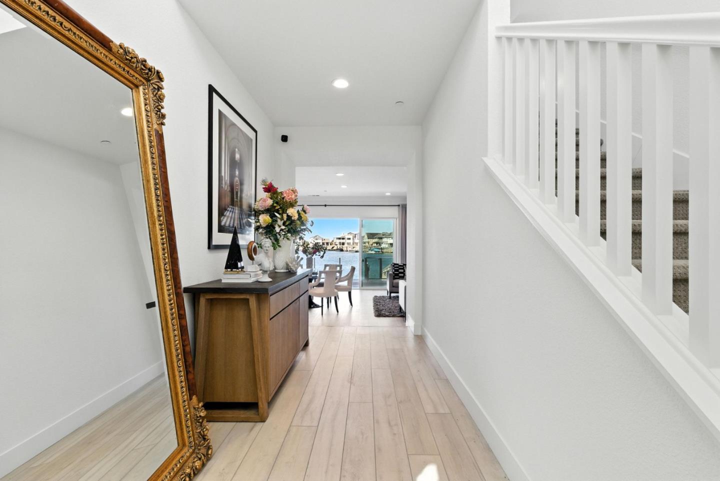 467 Halcyon Place
