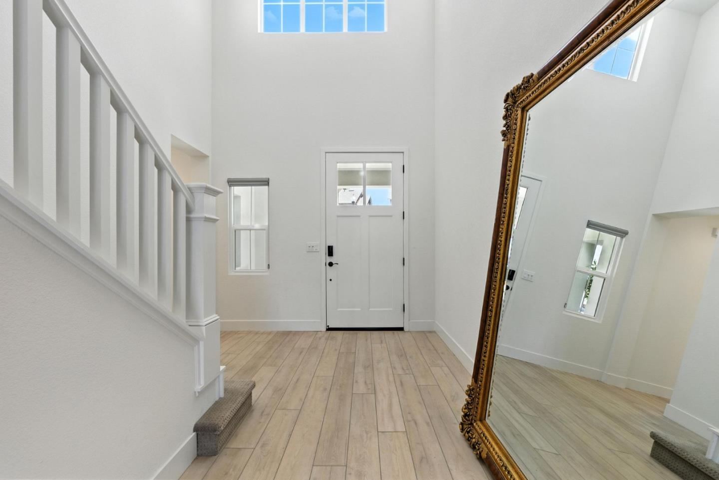 467 Halcyon Place