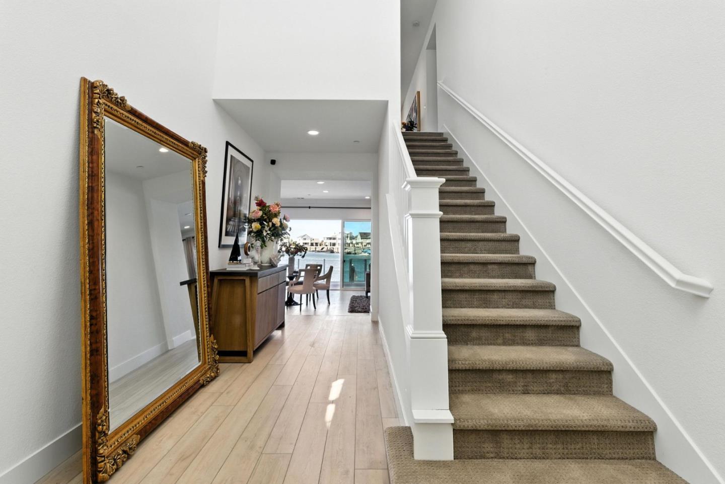 467 Halcyon Place