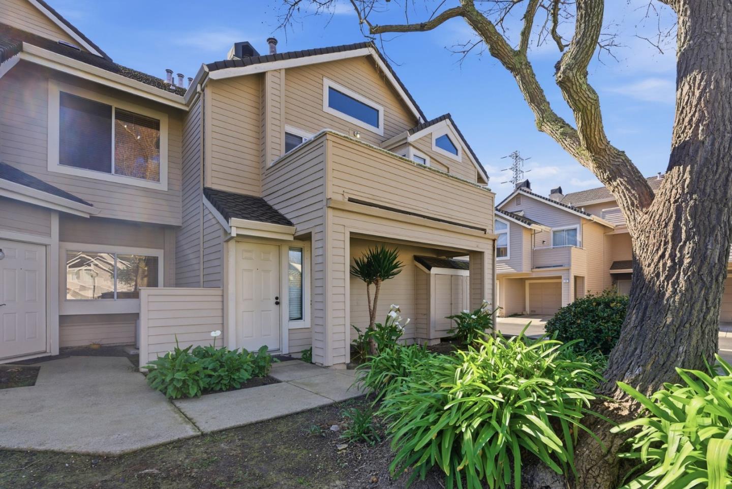 301 Boatswain Court