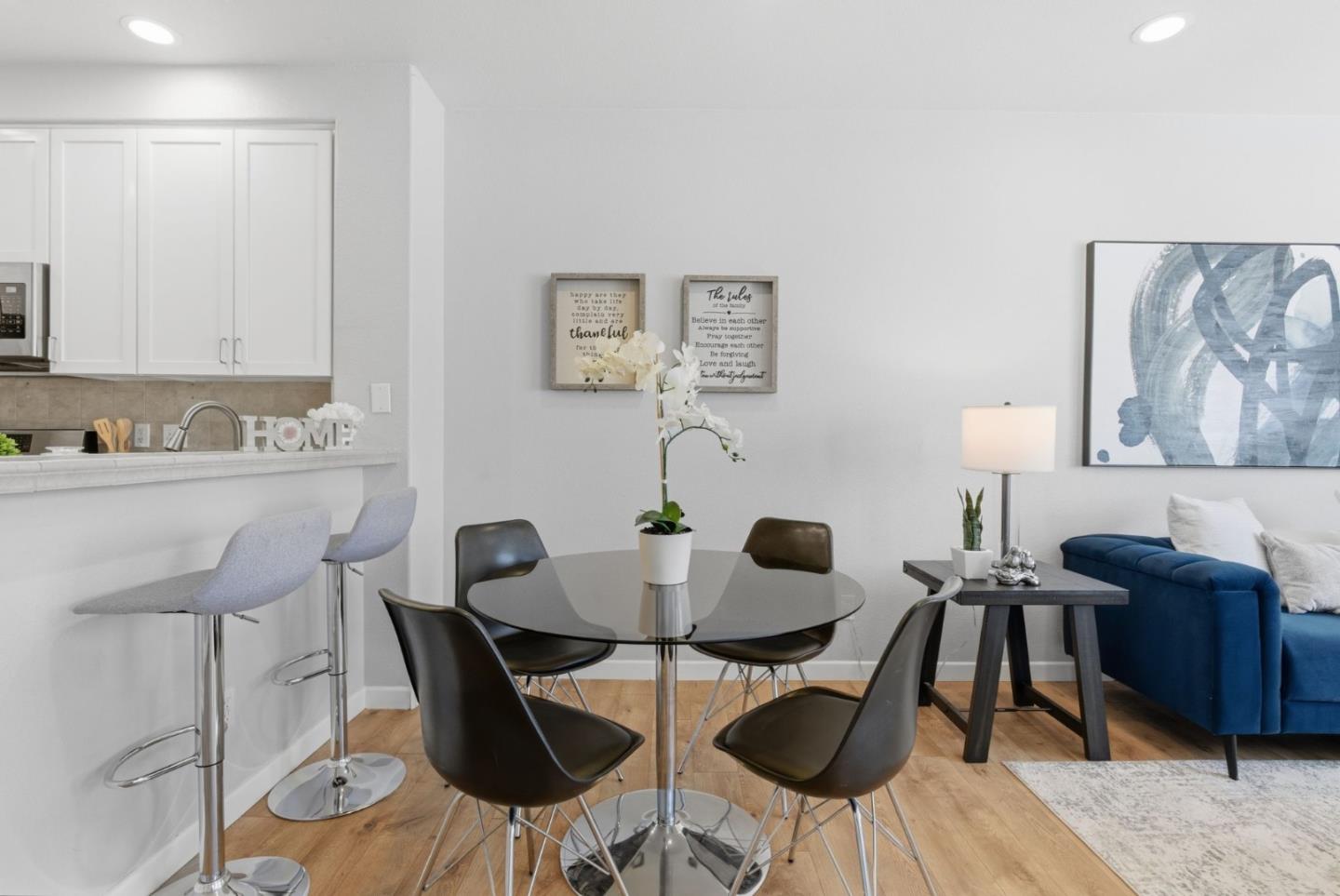 22873 Kingsford Way