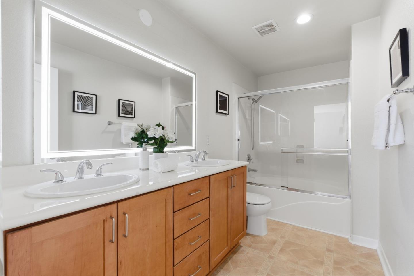 22873 Kingsford Way