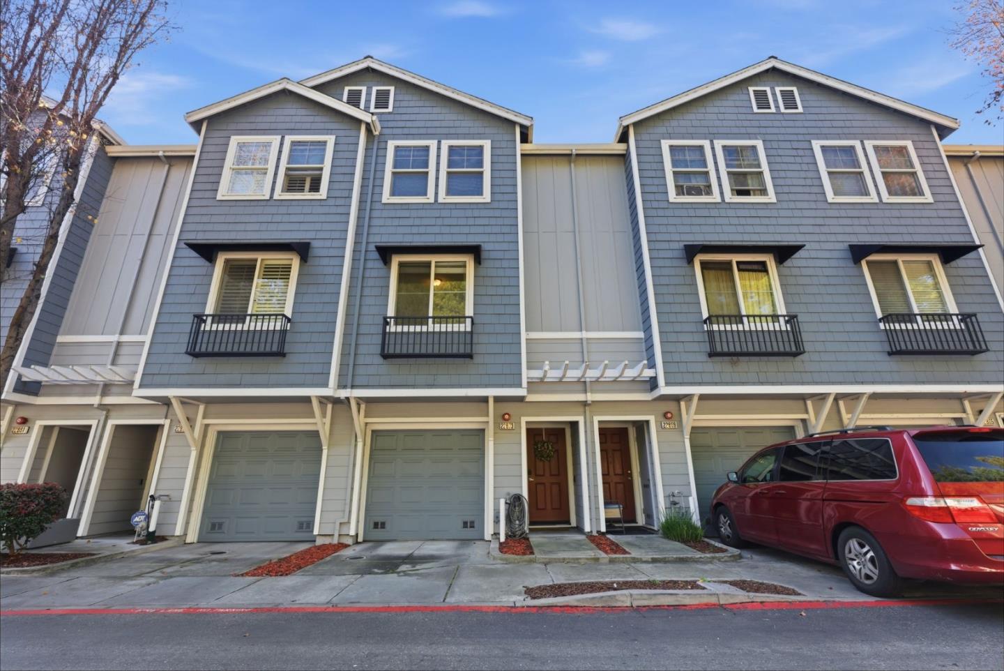 22873 Kingsford Way