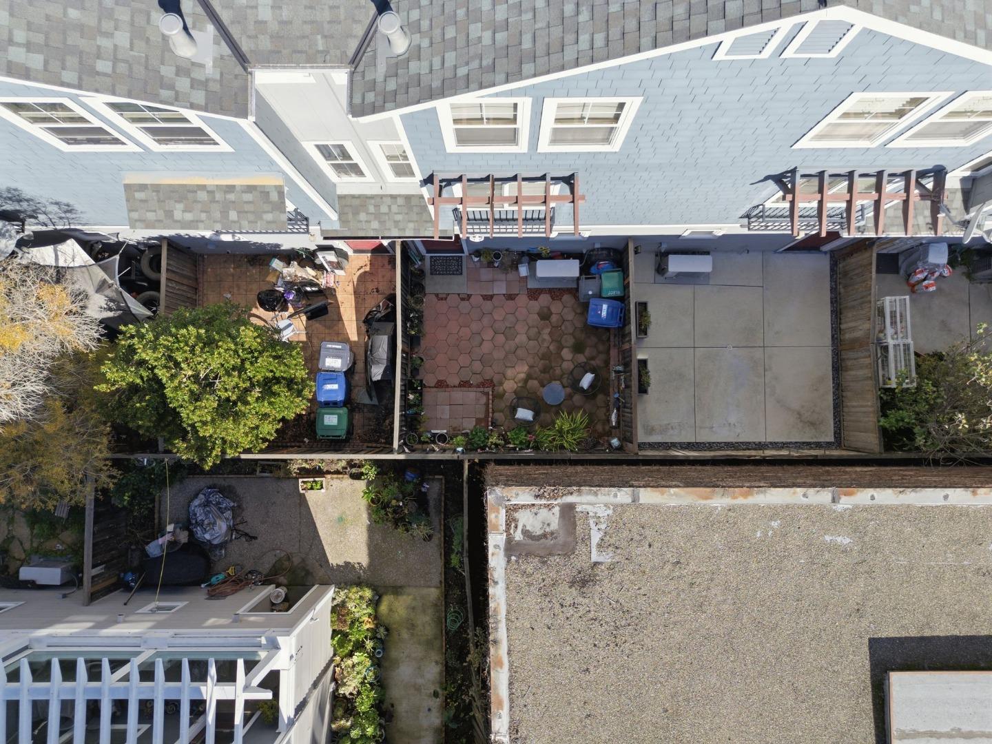 22873 Kingsford Way