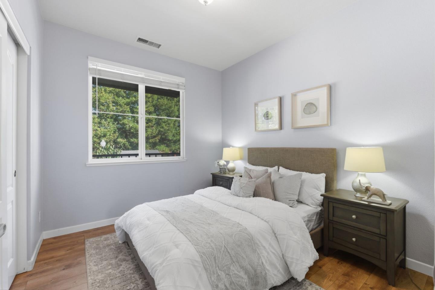 22873 Kingsford Way