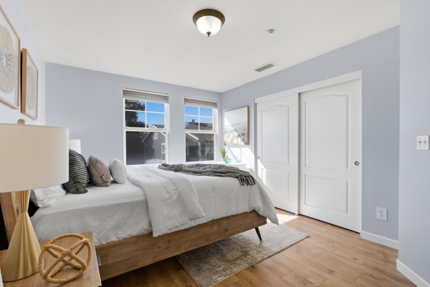22873 Kingsford Way