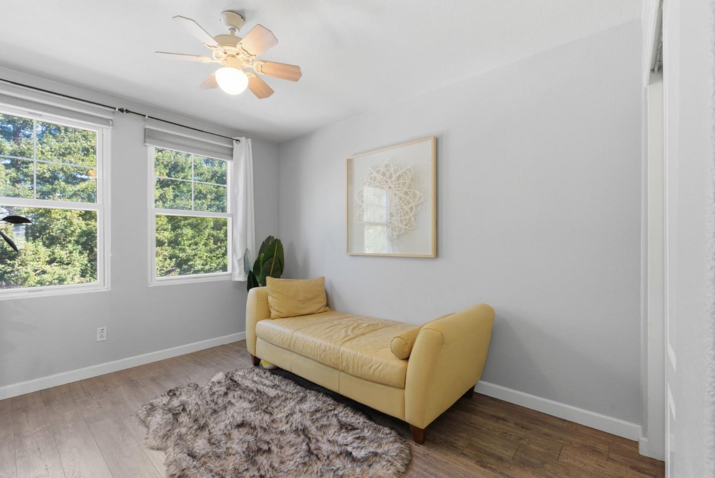 22873 Kingsford Way