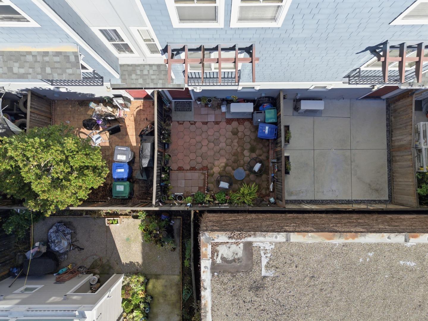22873 Kingsford Way