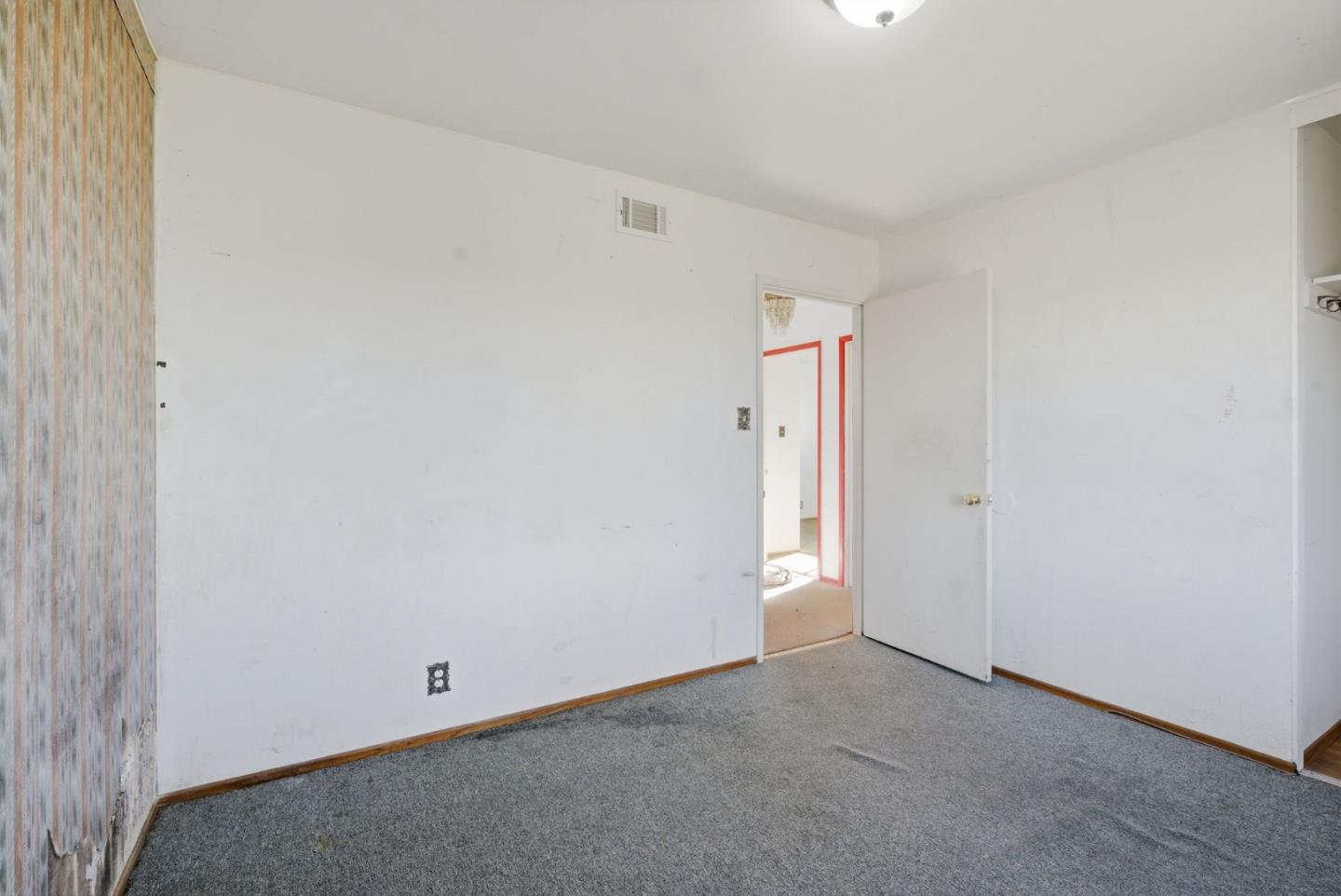 1709 Hillside Boulevard