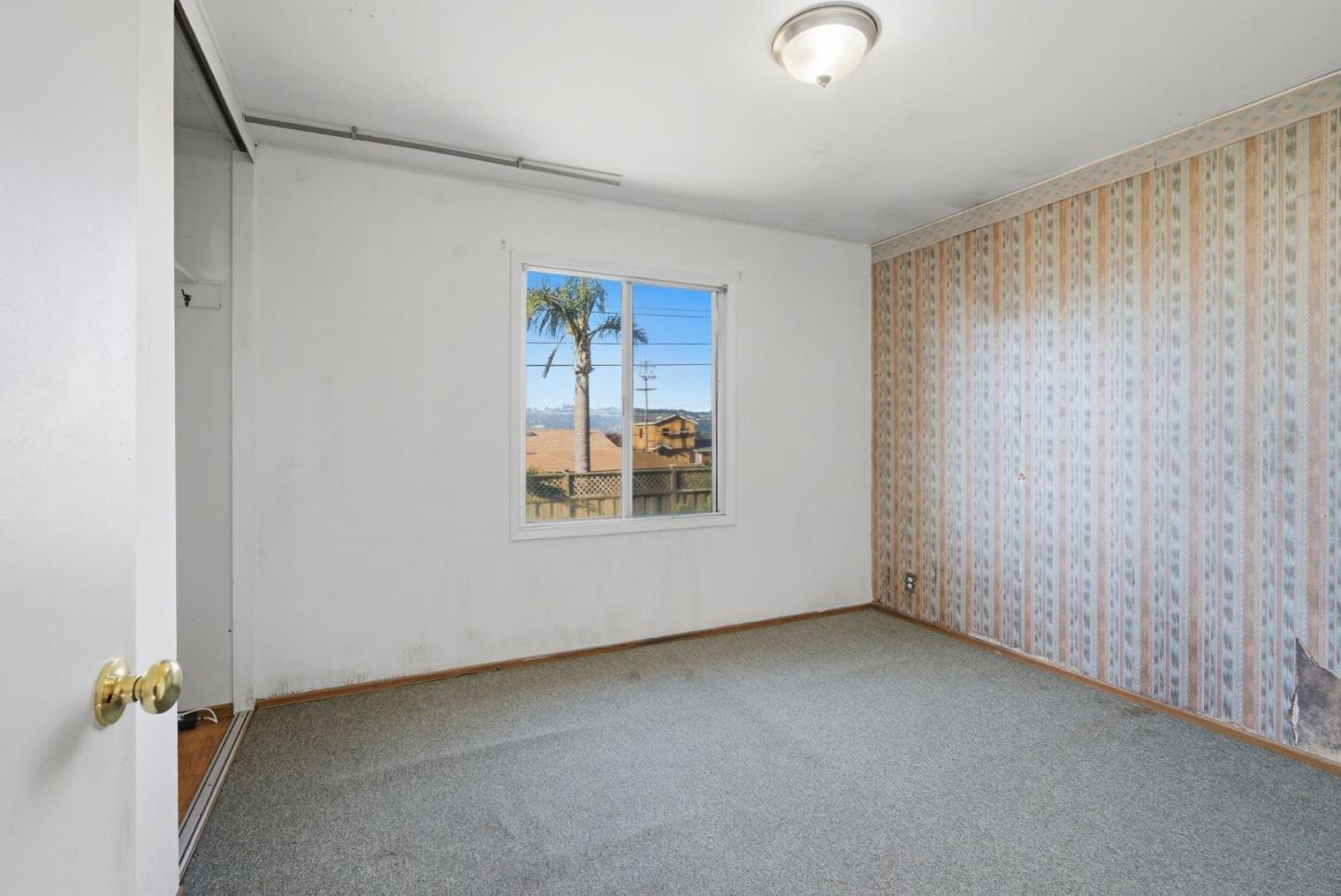 1709 Hillside Boulevard