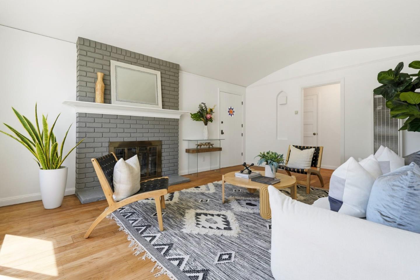 527 Poplar AVE