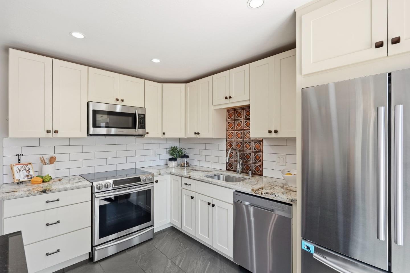 1458 Hudson ST 116