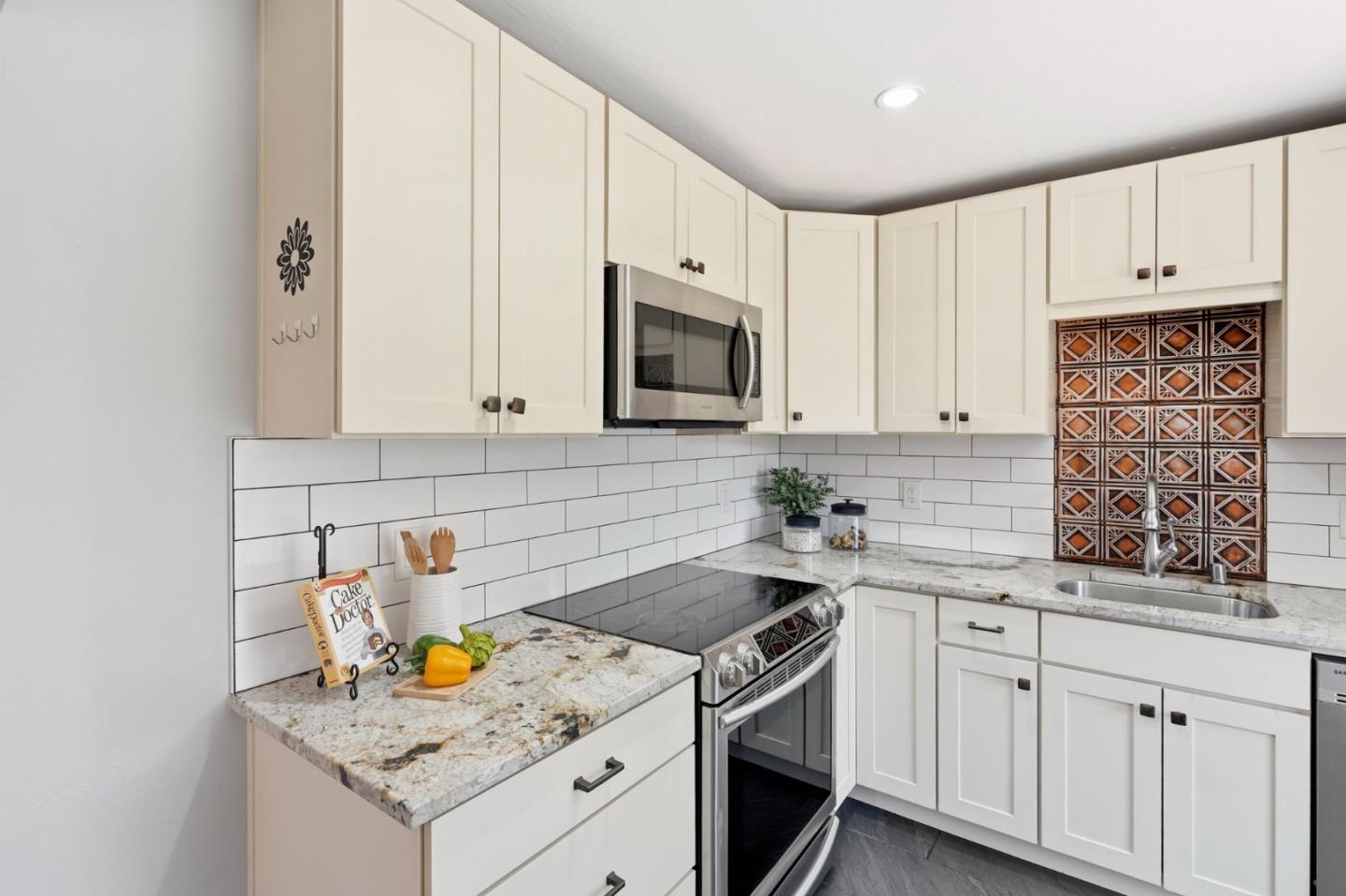 1458 Hudson ST 116