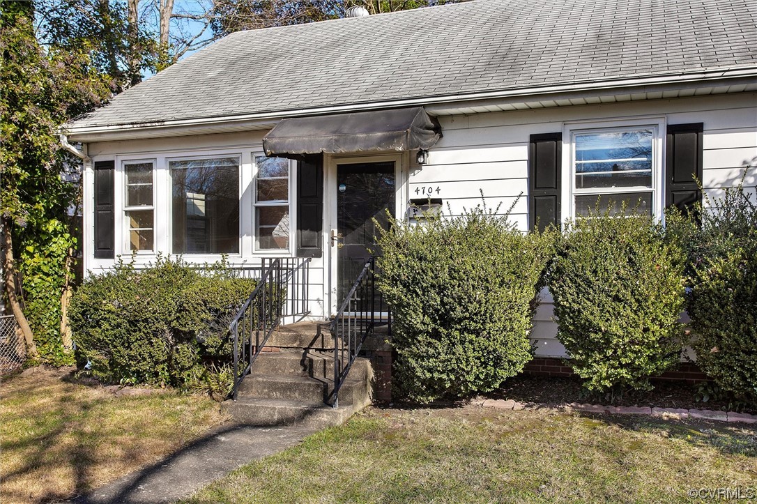 4704 Radford Ave