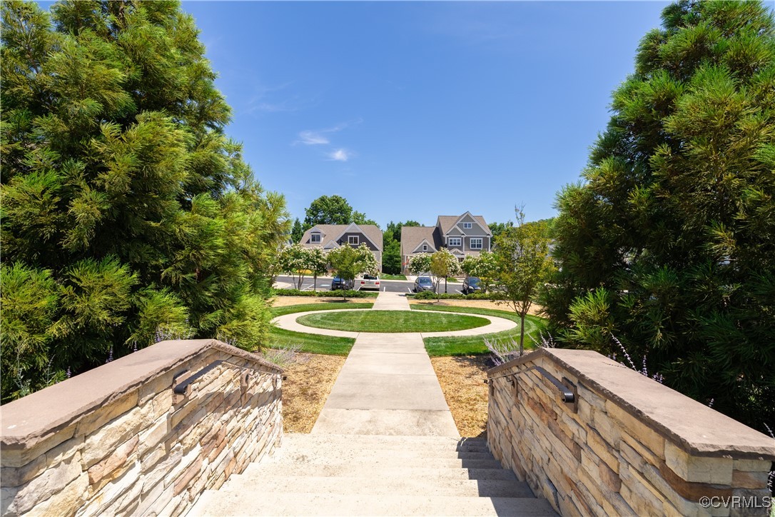 2449 Gold Leaf Cir