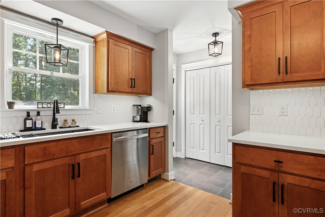 1864 Oakland Estates Dr