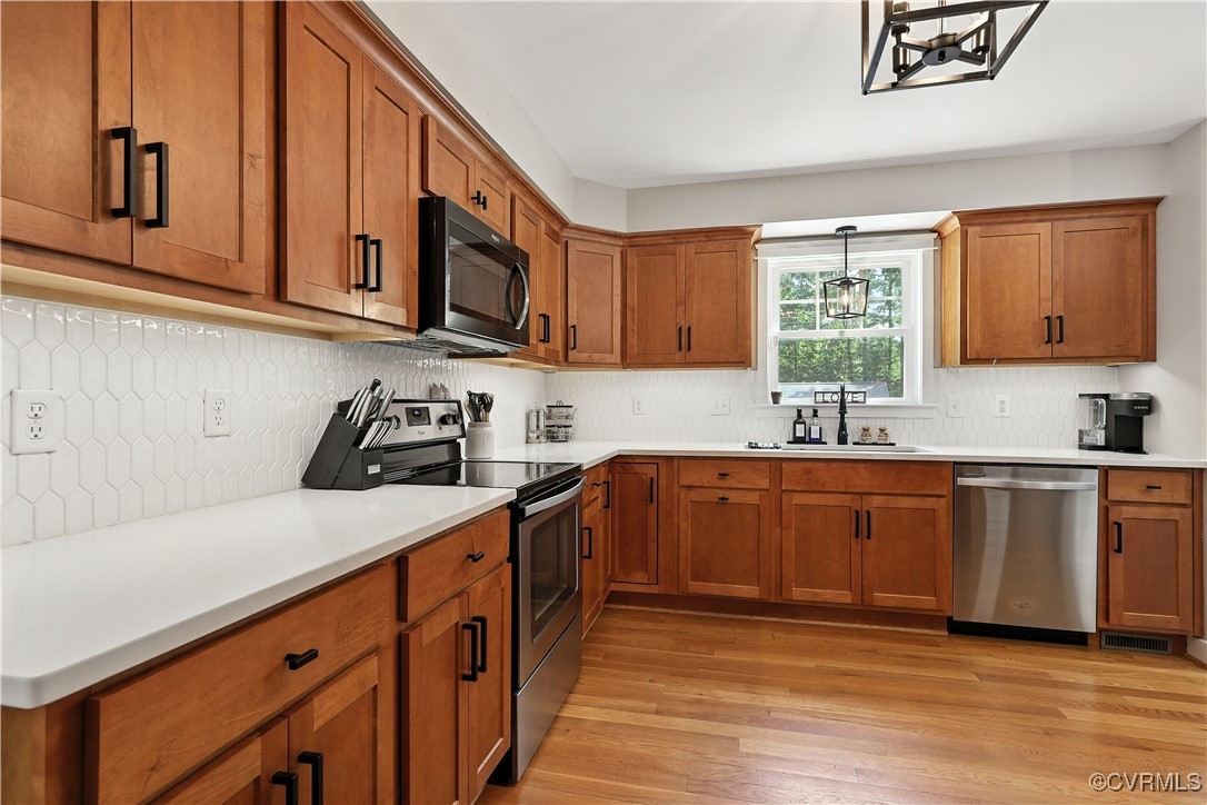 1864 Oakland Estates Dr