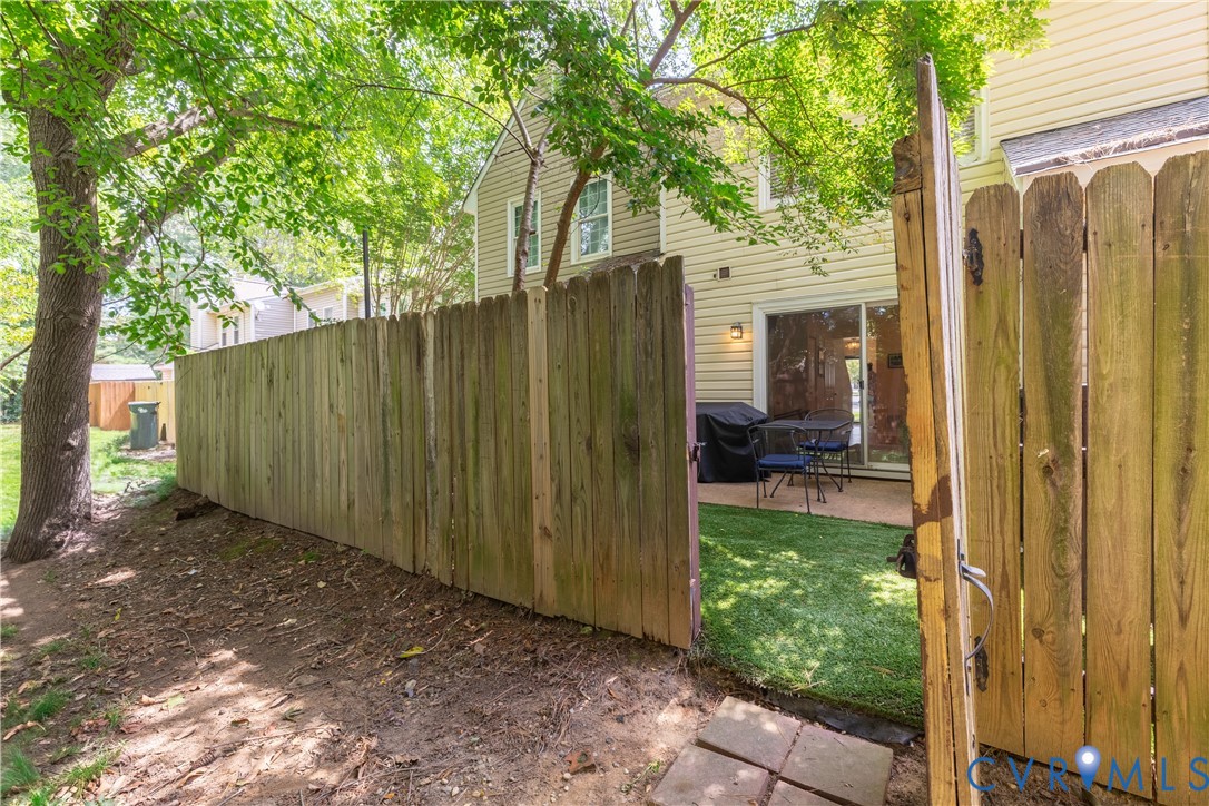 2516 W Straw Bridge Chse