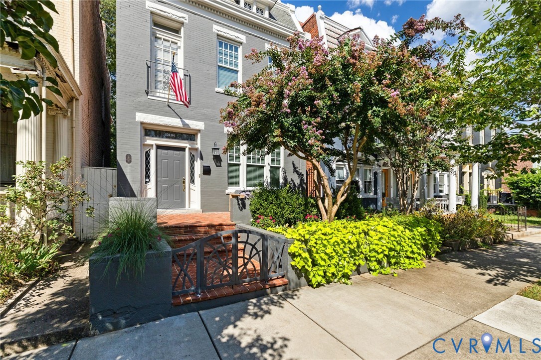 2106 Floyd Ave