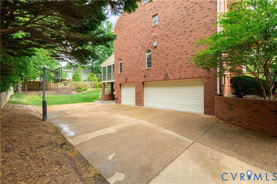 401 Lynchell Pl