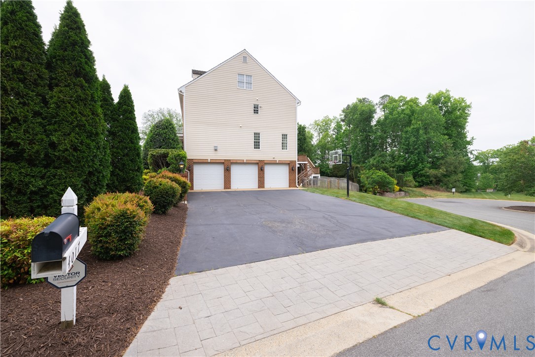 4017 Huntsteed Way