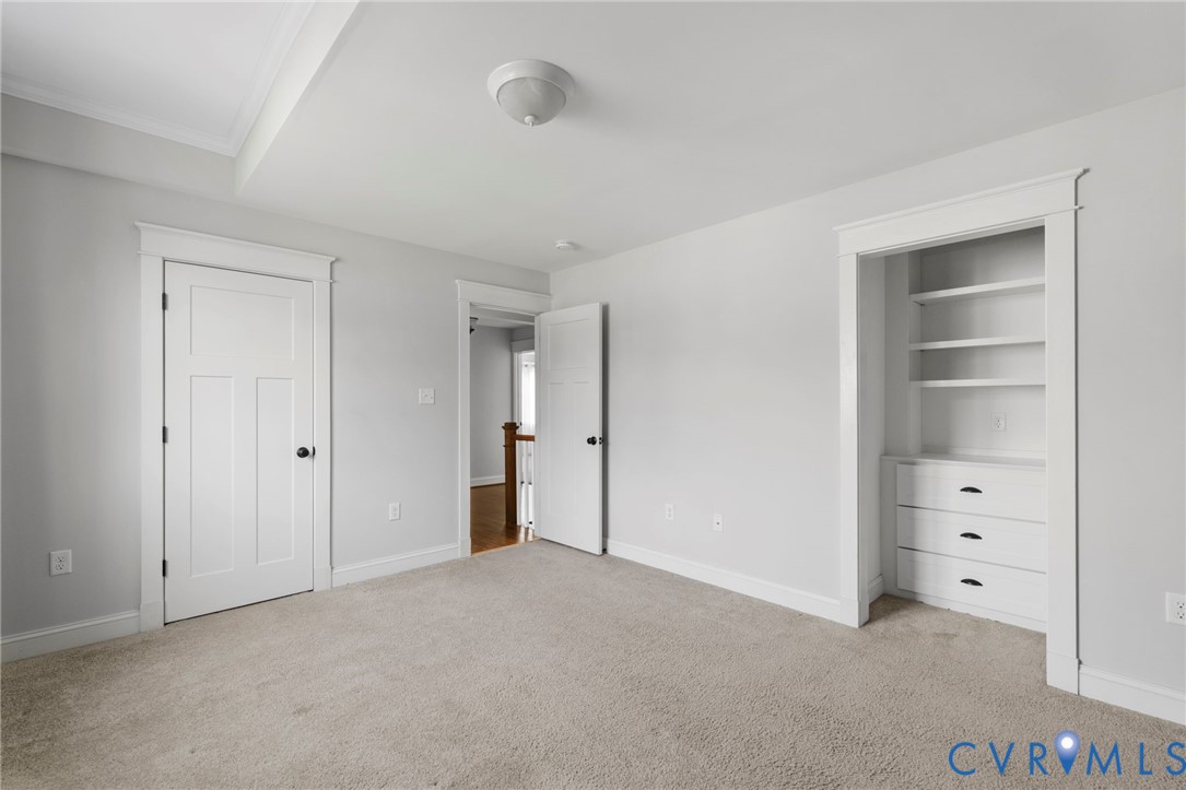 17013 Shoreland Dr