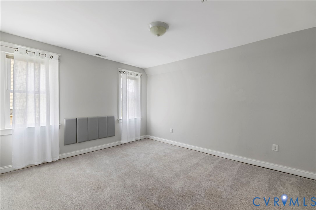 17013 Shoreland Dr