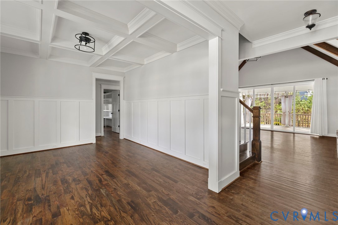 17013 Shoreland Dr
