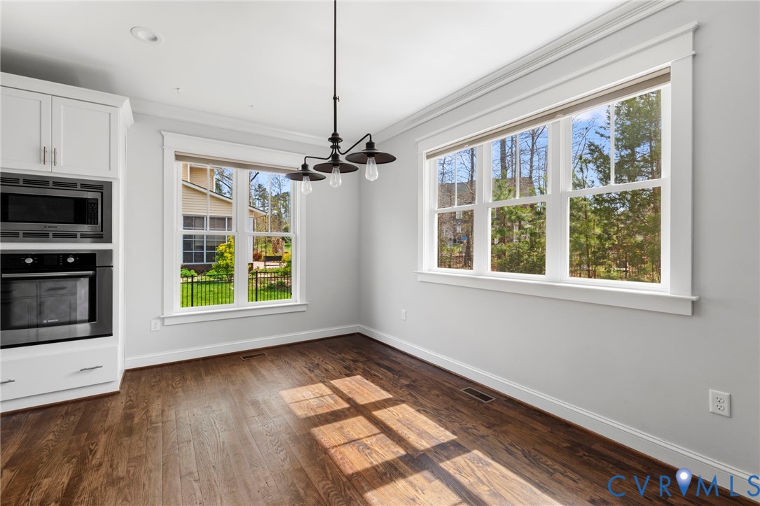 17013 Shoreland Dr