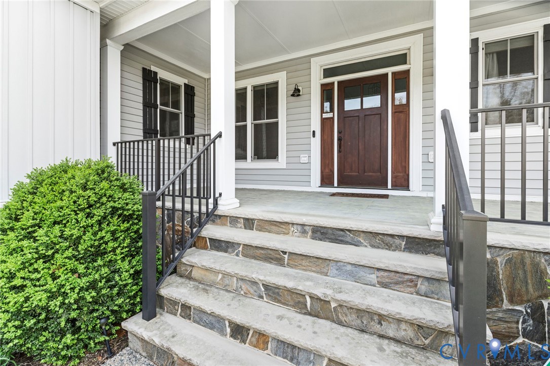 17013 Shoreland Dr