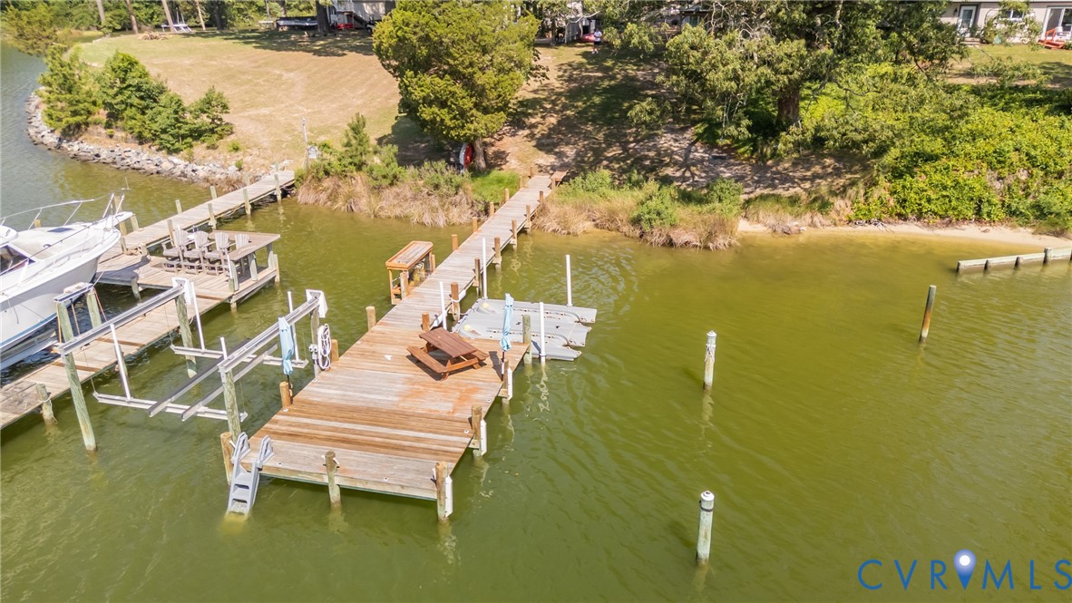 142 Circle Dr