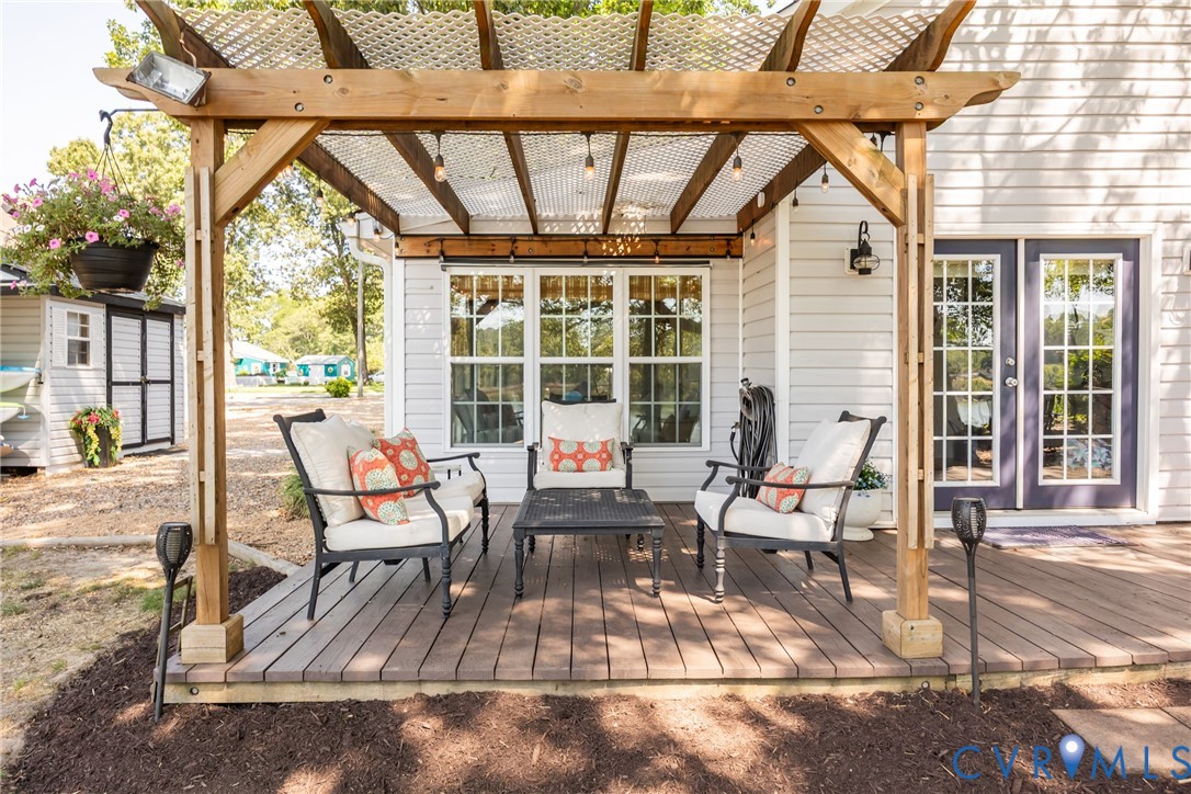 142 Circle Dr
