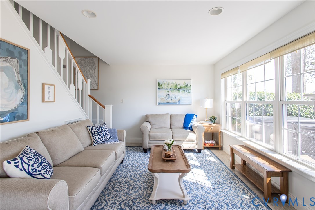 142 Circle Dr