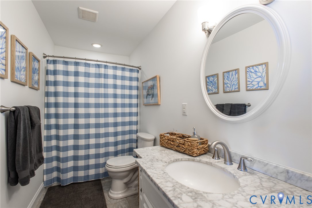 142 Circle Dr
