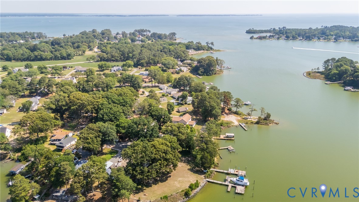 142 Circle Dr