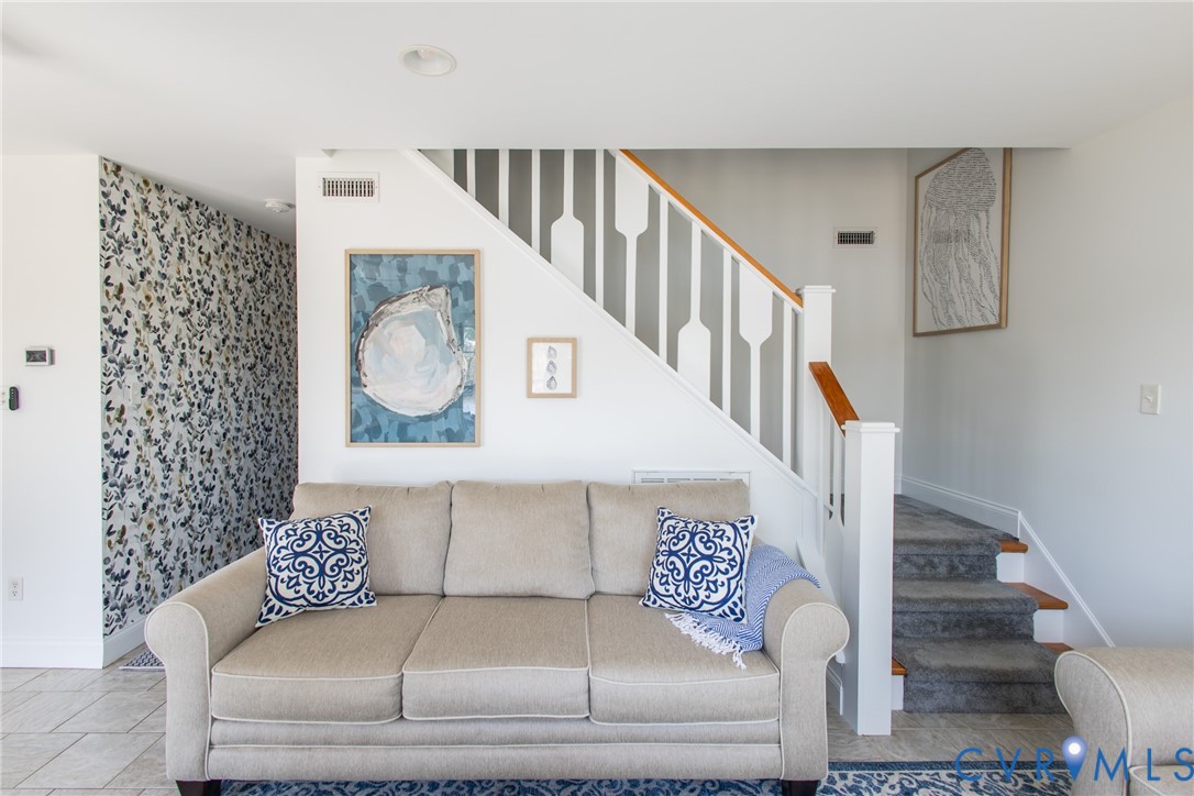 142 Circle Dr