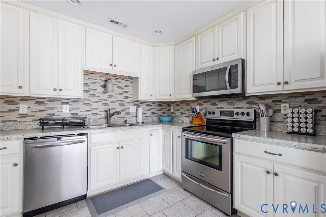142 Circle Dr