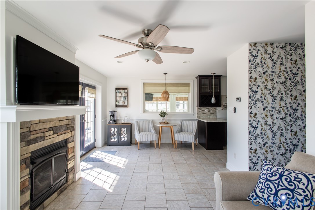 142 Circle Dr