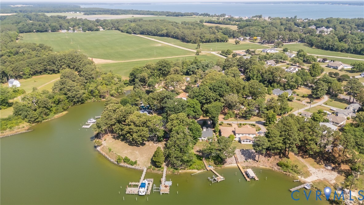 142 Circle Dr