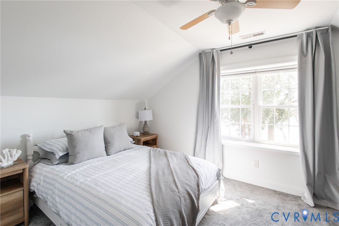 142 Circle Dr